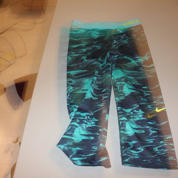 Nike Pro Leggings Size Medium - Picture 1 of 6